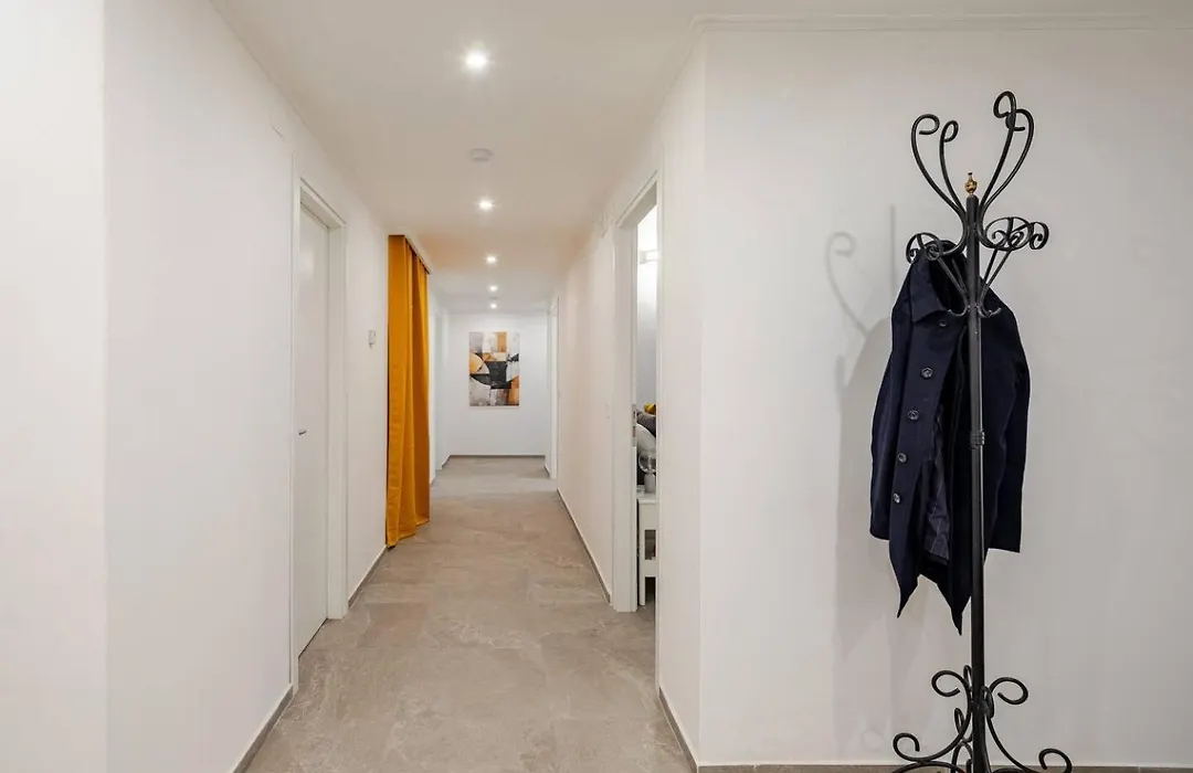 Design Apt Moderno Pzz del Popolo - Parking-1