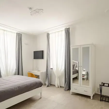 Design Apt Moderno Pzz del Popolo - Parking-2
